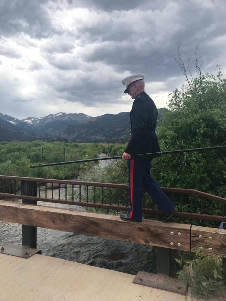 When you need a little help holding quilts in the mountains.